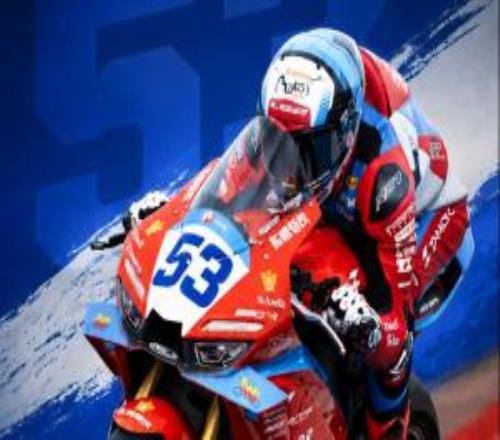 包揽捷克站双冠！张雪机车夺WSBK第5冠，德比斯杆位发车绝杀夺冠