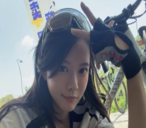 还有招吗LPL主持骆歆社媒：没注意自己晒伤了后悔骑行没穿长裤