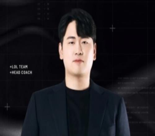DNS发布人员变动公告：主教练oDin即日起离队