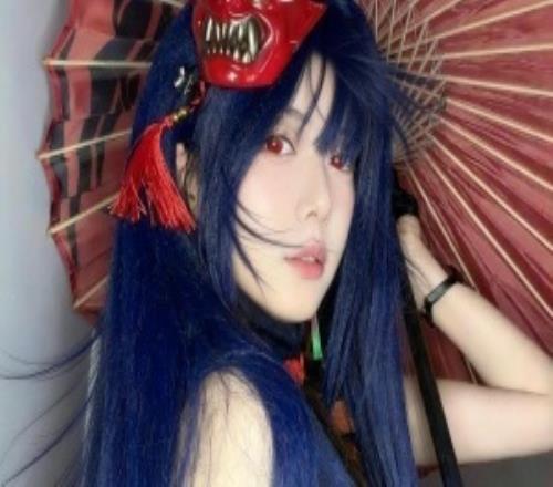 LPL女主持骆歆晒照：领航者，确定不想将我收入麾下吗