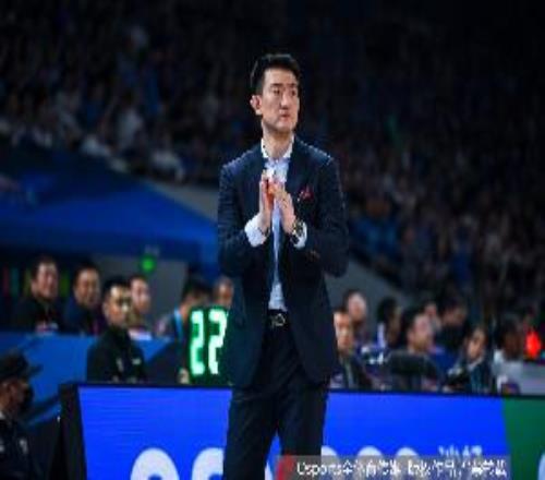 媒体人：王博指导终于发现上海队内线防挡拆的弱点了反应够慢的