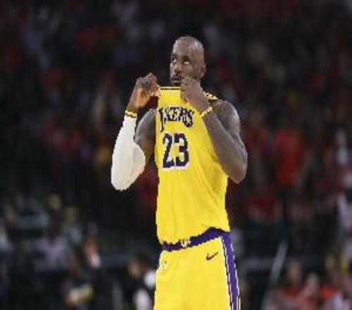Windhorst：詹姆斯还未最终确定是否继续打球我预计他将继续征战