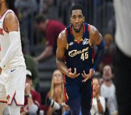 米切尔：每年夏天我都说不会离开但总有人不信球队知道我的想法
