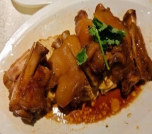 fengyue晒美食照：好吃！下场也要加油拿下！