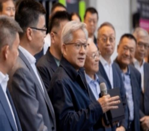 黄仁勋谈年轻人失业：你不会被AI取代但会被通使用AI的人替换