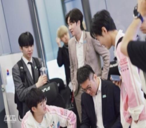BLG选手返图：我们不怕大雨也有继续前行的勇气6月3日赛场见