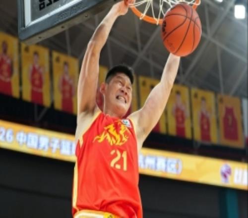 记者：没有退路的胡金秋再次用行动诠释了什么叫做球队领袖
