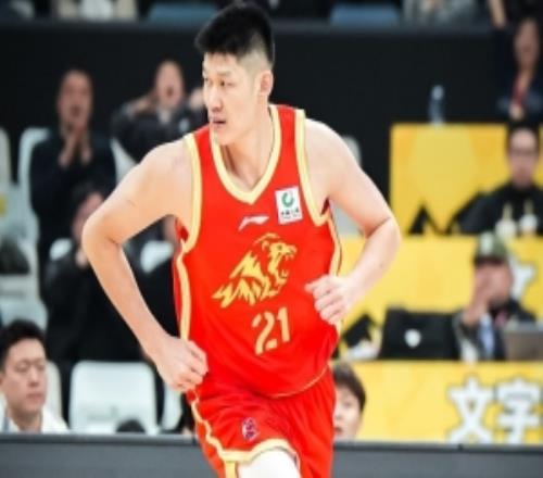 苏群：上海在30后紧张感降低对大秋内线强攻似乎也缺少心理准备