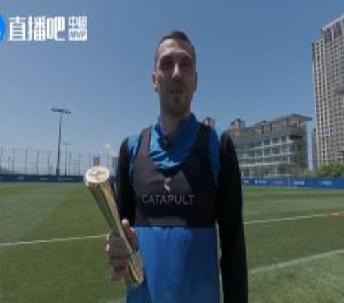 直播吧最佳斯坦丘：大连球迷在中国是最好的，全队都很团结