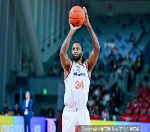 毕竟拿过FMVP！弗格半场11中5拿15分3助三分4中2