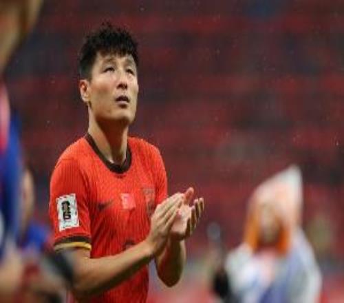 津媒：国足队内竞争氛围比较浓厚，武磊的状况还是不容乐观