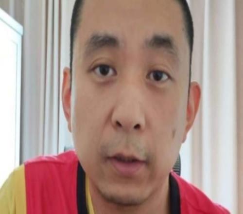 解说：马刺和尼克斯之间有半档的差距预测马刺夺冠而且没有抢七