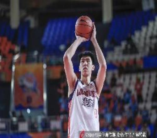 媒体人：别怪我鸡蛋里挑骨头男篮热身赛解决暴露的问题最重要