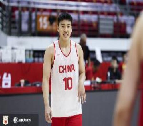 媒体人：王俊杰依然是男篮4号位无代餐就是今晚手感差点意思