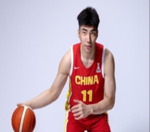 郭士强：余嘉豪的脚踝进行了个小手术可能会缺席今夏前期的比赛