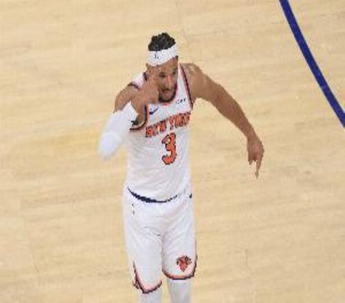 NBA合并以来目前仅3人总决赛场均15板：摩西马龙、约基奇、哈特