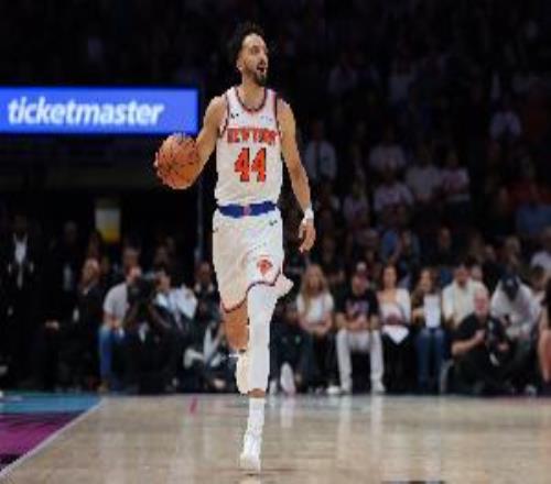 防守太容易被针对！沙梅特“误伤”布伦森半场三分4中2拿6分