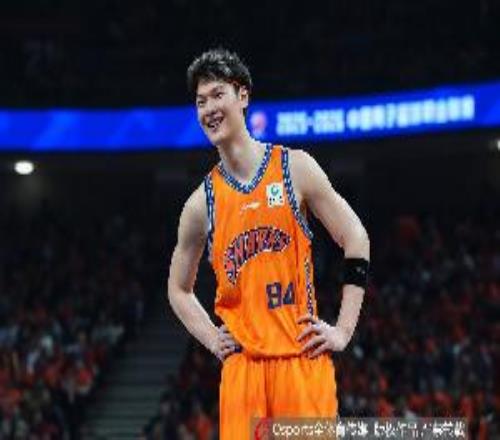 媒体人：王哲林把能拿的东西都拿出来了时光仿佛回到了1819赛季