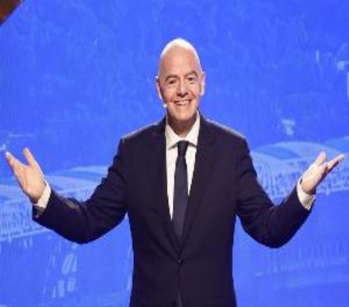 FIFA让所有球员赛前列队引争议！记者：世界杯的首发11人才是巅峰