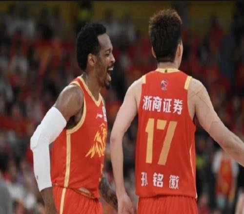 主场扳回一城，广厦避免第三次总决赛被横扫