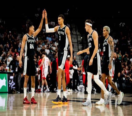 NBA总决赛：马刺02尼克斯，赛后还有4个坏消息，文班心态崩盘