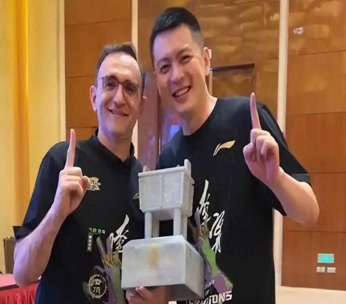 辽篮最新消息！夺冠教头驰援归来带队夏训，主力后卫也有最新动态