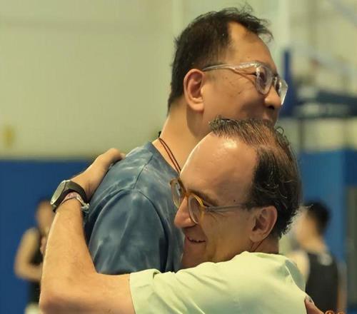 洛佩斯亲自督训合同到期的球员除了二哥都在,俞泽辰有望得到重用