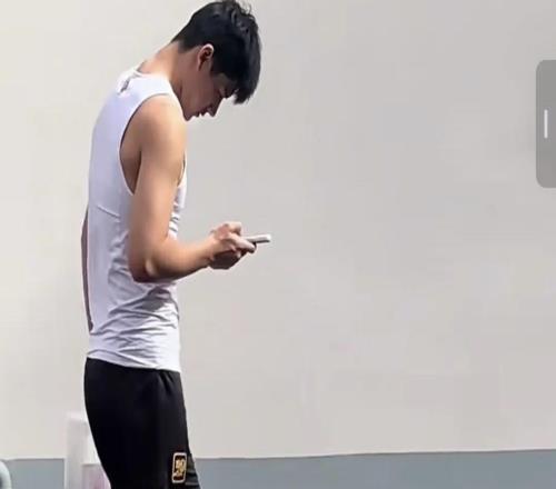 广东男篮最新动态速递！陈家政自费特训短板，徐杰赴美提升自身能力，王少杰回归球队，朱总不满球队战绩原因出炉