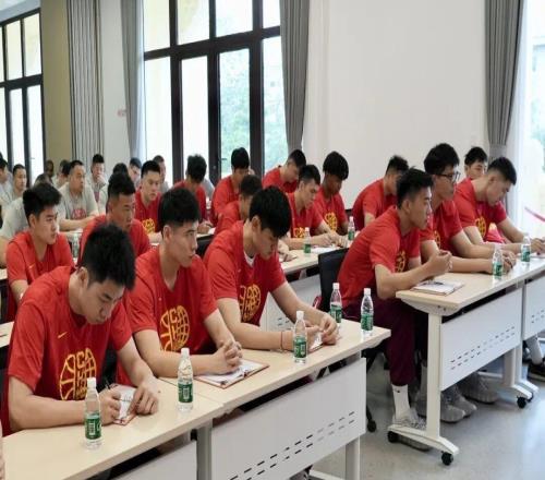 赵继伟任中国男篮队长