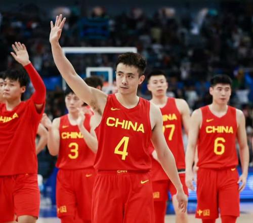 众望所归赵继伟取代赵睿再任中国男篮队长,率队迎战日本中国台北