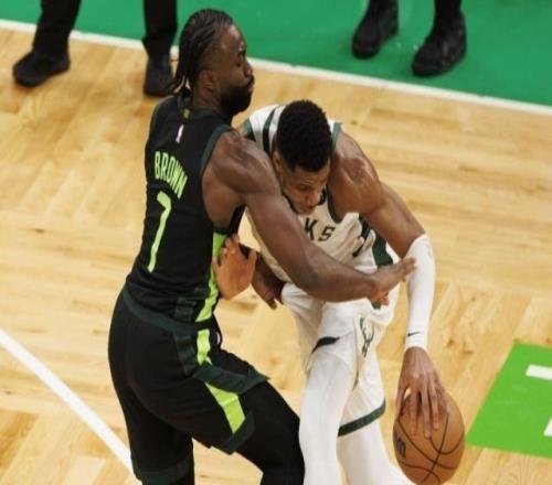 NBA流言汇总：雄鹿绿军围绕字母谈判布朗去第三方