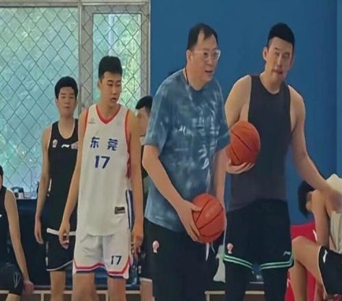 广东“小杜润旺”转投辽宁怀特塞德回归社媒赵继伟成国家队队长