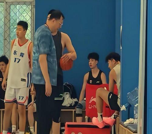 辽篮集训惊现“小杜润旺”不必跟风质疑,天赋与底蕴皆有来路！