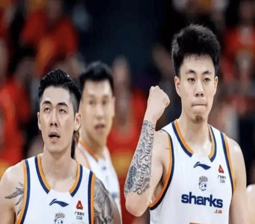CBA休赛期动态速递！赵继伟担任新一届中国男篮队长，辽篮放弃范子铭，张镇麟想帮上海创造王朝，怀特塞德社媒反击