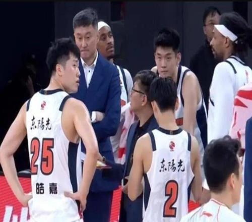 曝广东男篮内线补强，900万签下场均6.5分悍将，朱芳雨又现神操作