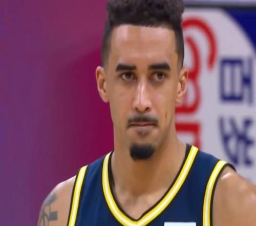 广东外援奎因打夏联赛，有意重返NBA青训球员被辽宁队挖角