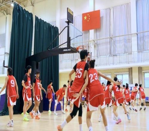 热身赛：中国U17女篮大胜获2连胜孙晗昀21+8庞云舒13+13