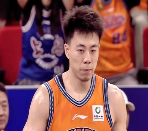 上海男篮大换血在即4冠功臣或体面告别，张镇麟将锁定D类合同