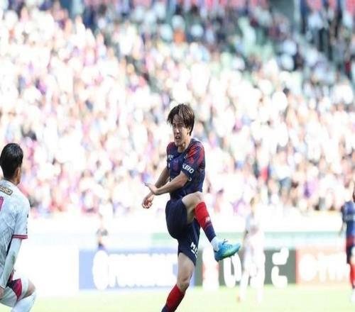 每体：瓦伦西亚接近签下19岁日本前锋佐藤龙之介