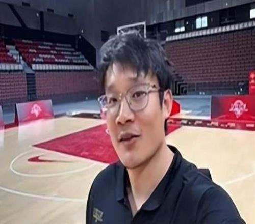 丁彦雨航祝贺布伦森夺冠，9年前两人曾是队友，此前有过互动