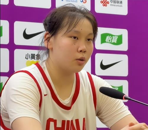 轰14+12！中国女篮15岁1米90悍将崛起：篮板怪兽曾场均砍29+20