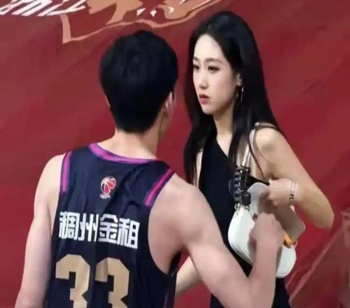 曾遭吴前妻子怒喷，今被浙江队官宣留任！吴前在浙江的日子难过了