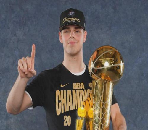 ACL撕裂！椎间盘切除！NBA生涯完了啊