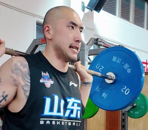 CBA3消息！陶汉林新发型吸睛，辽宁又遭挖人，张镇麟首次回应抱头