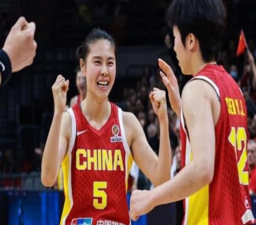 女篮热身赛15人名单出炉！张子宇领衔韩旭落选：王思雨火速归队