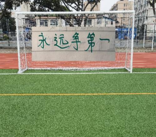 西班牙首秀传球成功率达91%但这数据高不是好事！