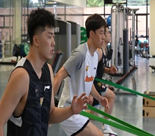宏远官宣夏训开始！仅3人归队开练，杜锋仍缺席，胡明轩将回归