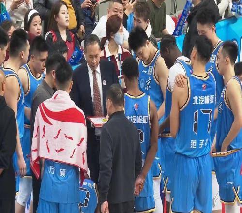 北京男篮换帅新进展，李楠或无缘上位，张云松有可能请外籍主教练