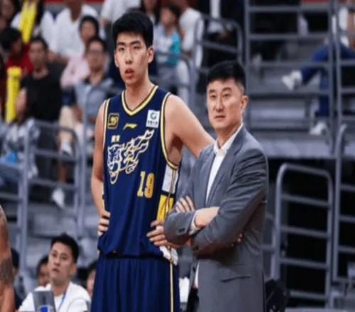CBA最新消息！徐昕难返广东，辽宁教练组补强，新疆又截胡浙江！