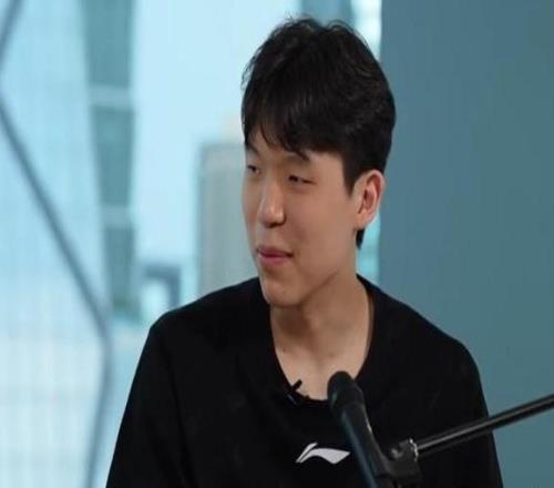 杨瀚森：尽力去打球为国争光帮助中国男篮进奥运会是我的目标